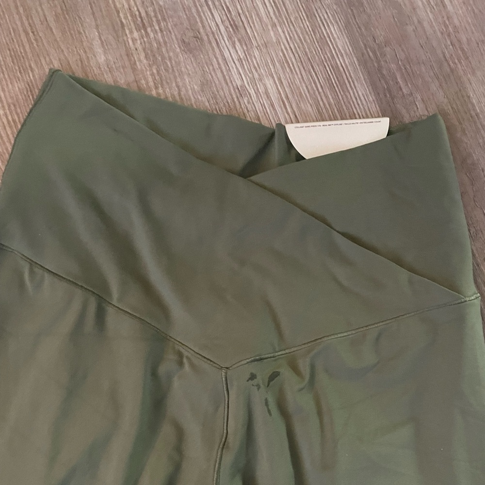 NWT Aerie Offline 7/8 Leggings short size M